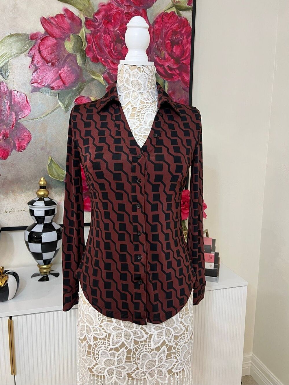 T Tahari Women's Geometric Long Sleeve Knit Button Up Shirt Brown Black Sz Small
